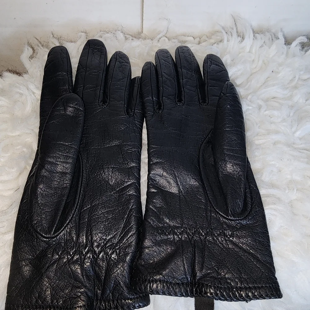 Vintage Black Leather Lined Unique Edged Gloves S